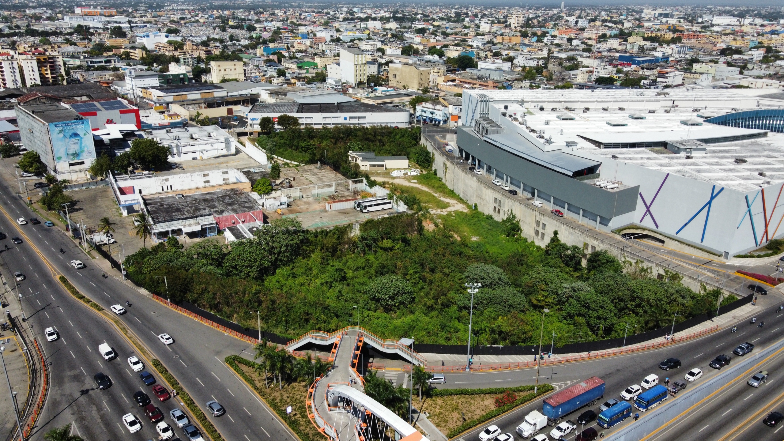 21,218 m² Land for Sale in Santo Domingo – Next to Sambil, Dominican Republic