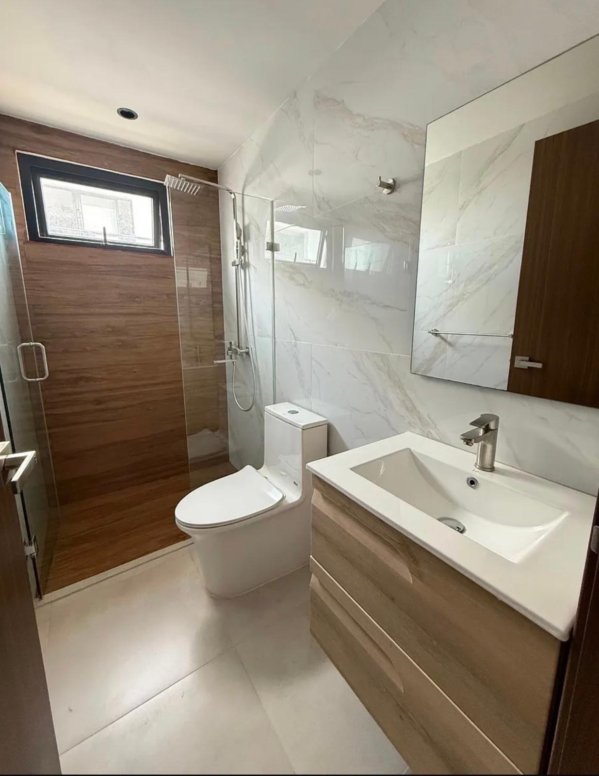 Harmony Lounge C-402 bathroom